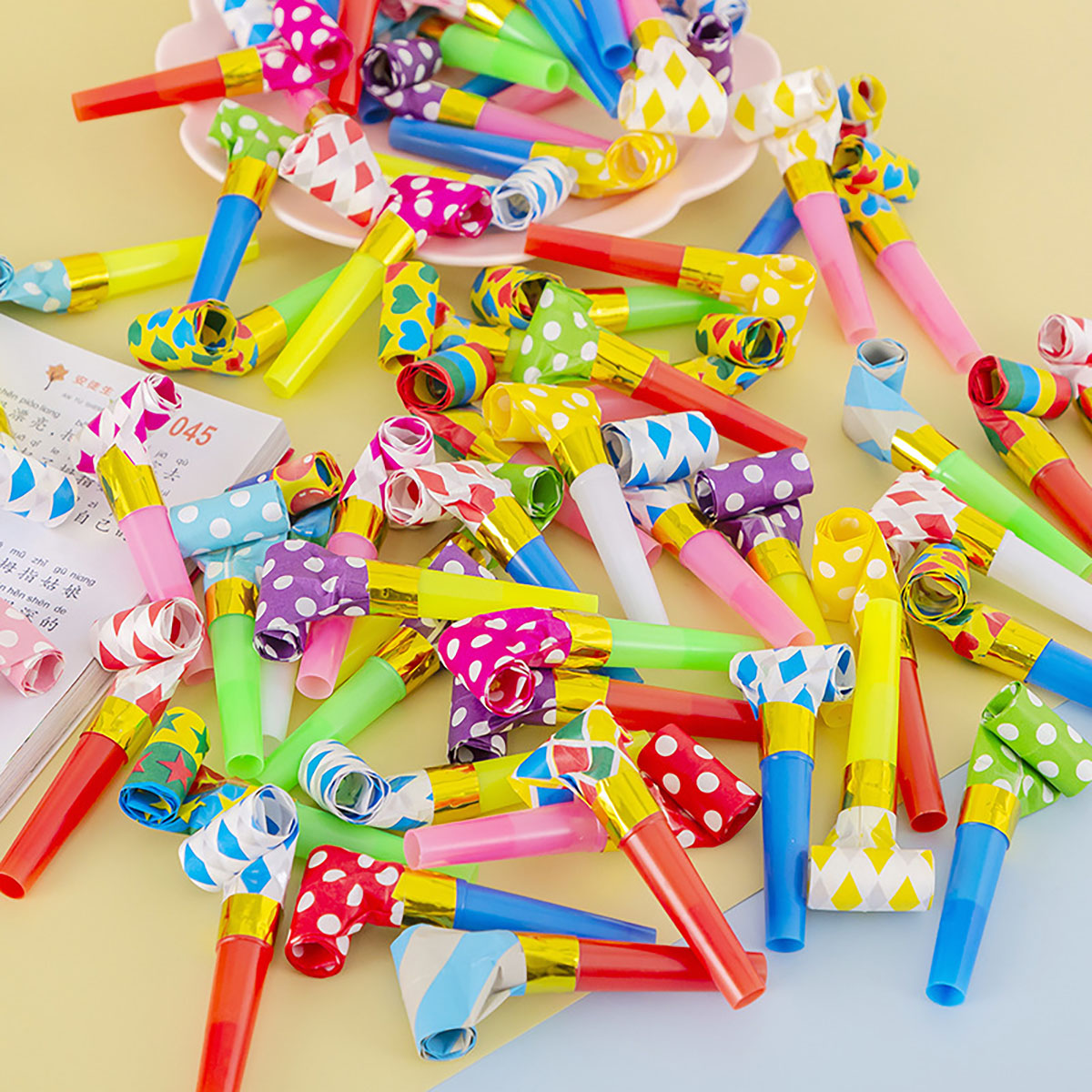 30PCS Colorful Whistles Toy Fu - Party Games Adult Birthday 评论和价格
